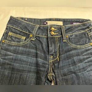 Vigoss Collection Bling Size 1/2. Waist 26 Straight Fit Great Shade of Denim EUC